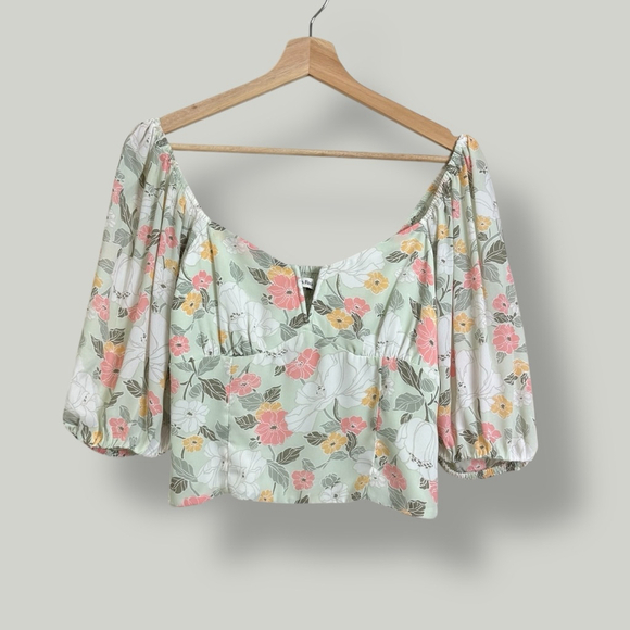 Abercrombie & Fitch Tops - ABERCROMBIE & FITCH Blouse Women Size Small Green Floral 3/4 Sleeves Cropped Top